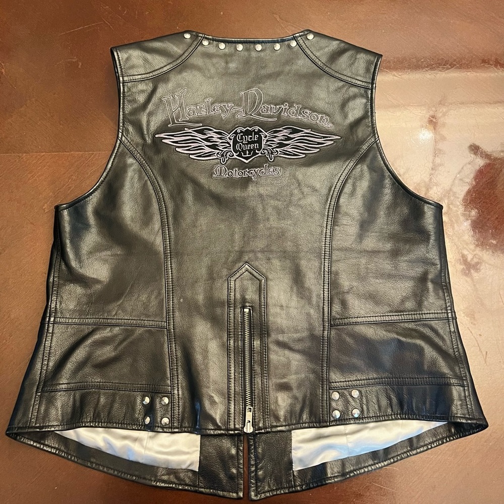 Harley Davidson Women’s “CYCLE QUEEN” Leather Vest (L)